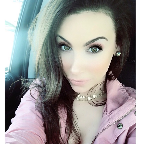 Meet your Posher, Alexandrea - Picture 2 of 2